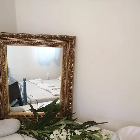Theony Studio Apartment